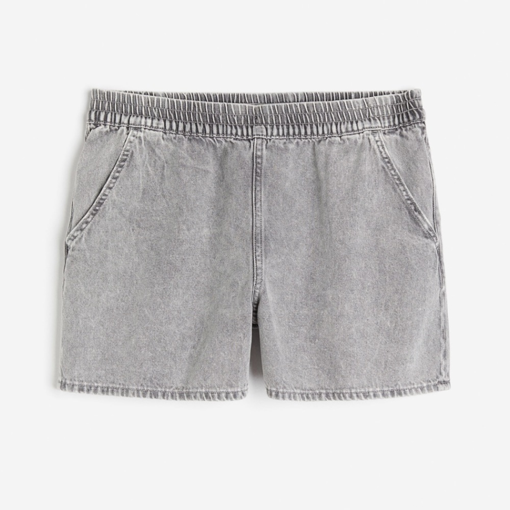 🌿 3 FOR $12 H&M Divided Women’s Light Gray Denim Pull-on Shorts, Medium